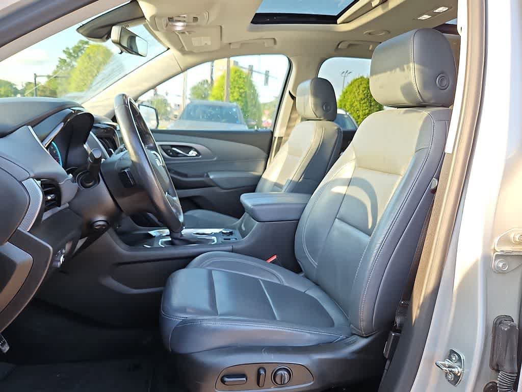 Used 2021 Chevrolet Traverse Premier FWD image 13