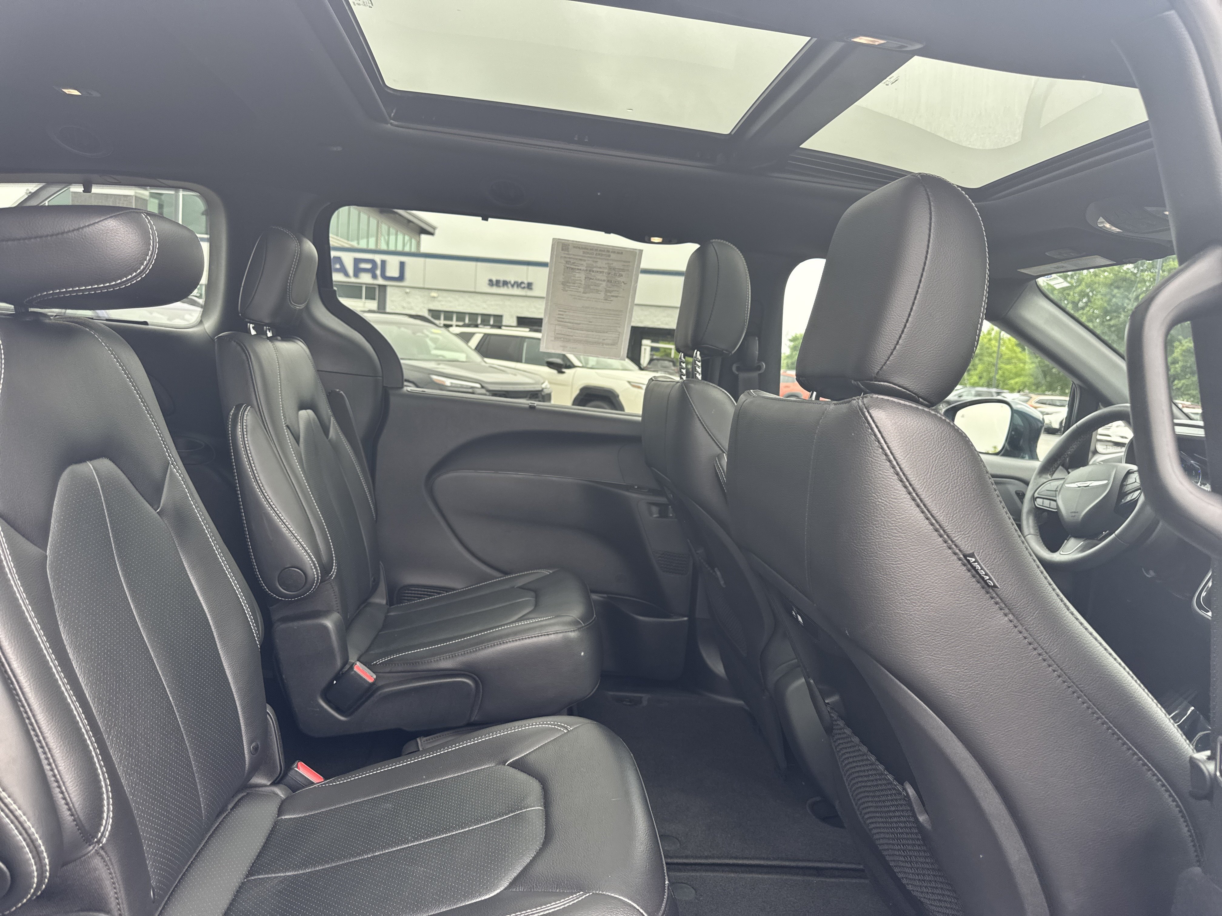 Used 2022 Chrysler Pacifica Touring-L w/ S Appearance Package AWD/4WD image 8