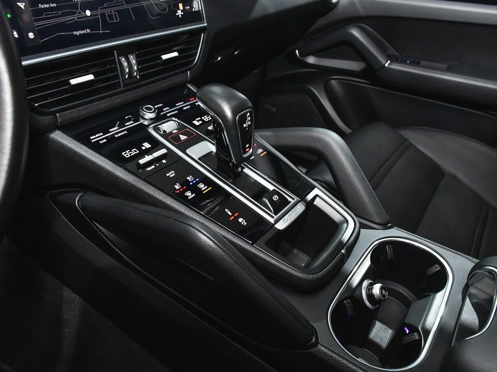 Used 2022 Porsche Cayenne Coupe image 43