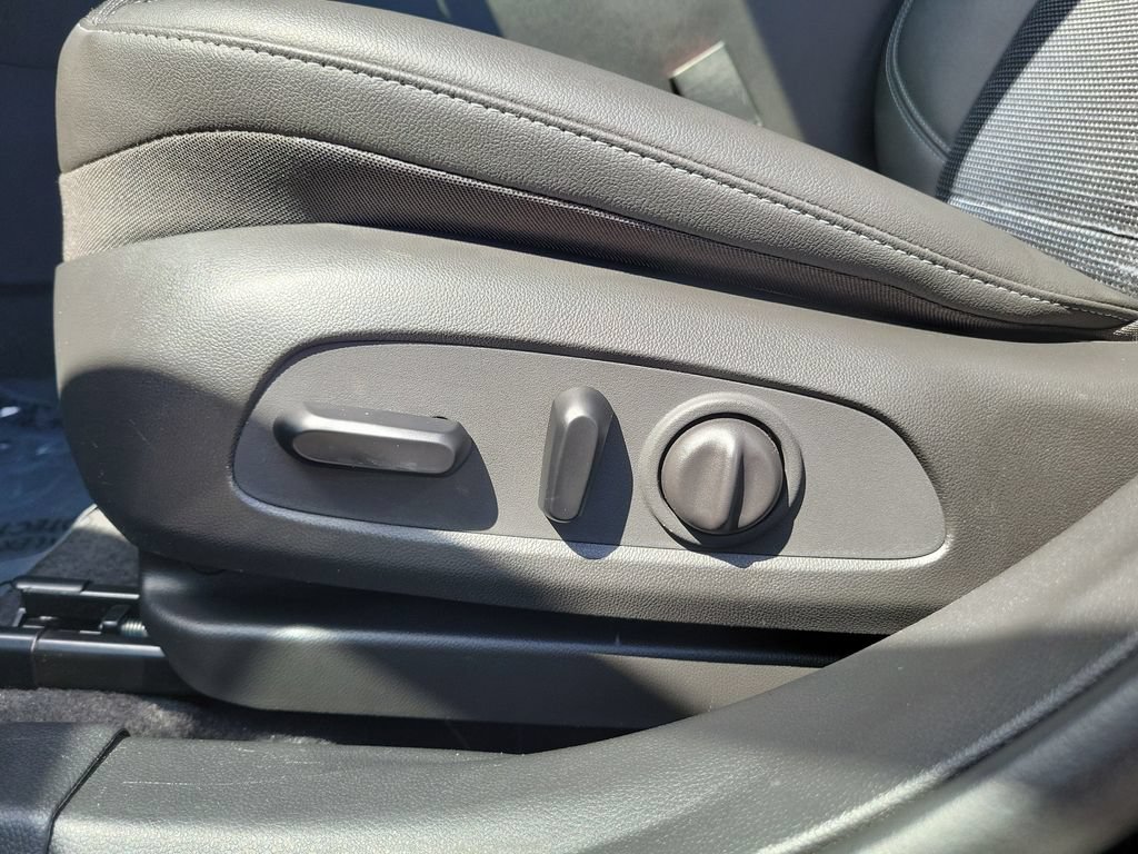 Used 2024 Buick Envista Preferred w/ Convenience I Package FWD image 21