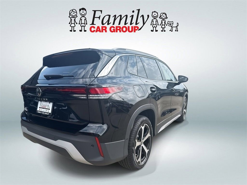 New 2026 Volkswagen Tiguan SE image 3
