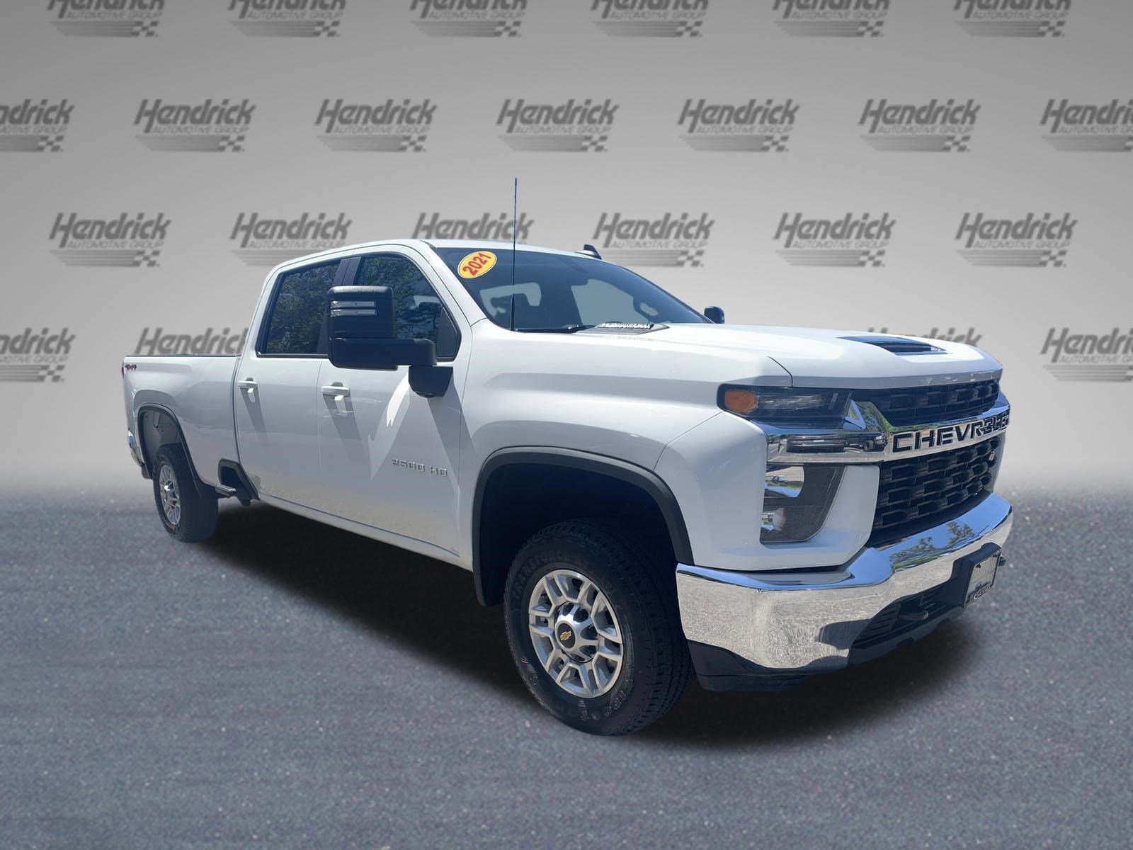 Used 2021 Chevrolet Silverado 2500 LT image 2