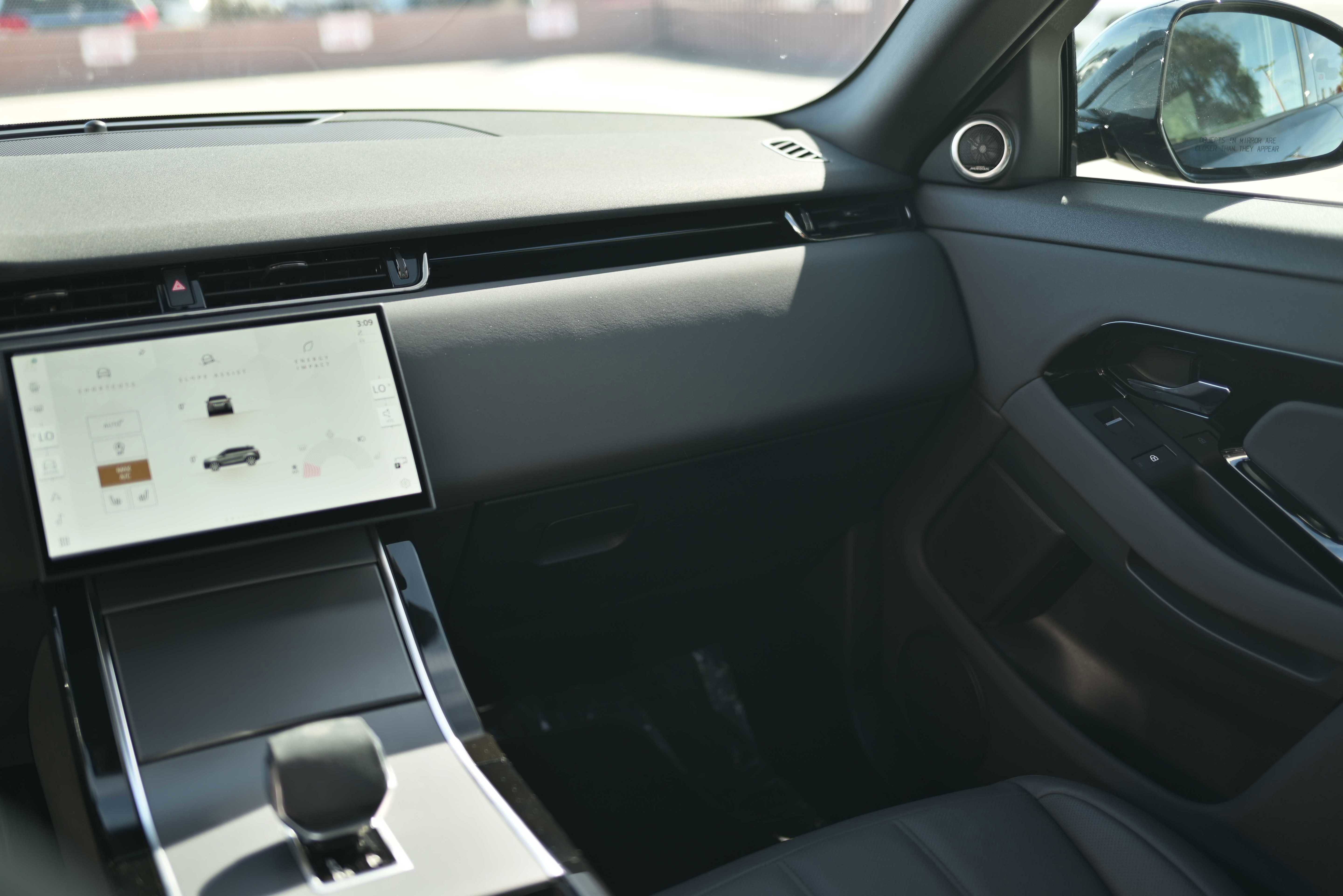 Used 2026 Land Rover Range Rover Evoque S image 8