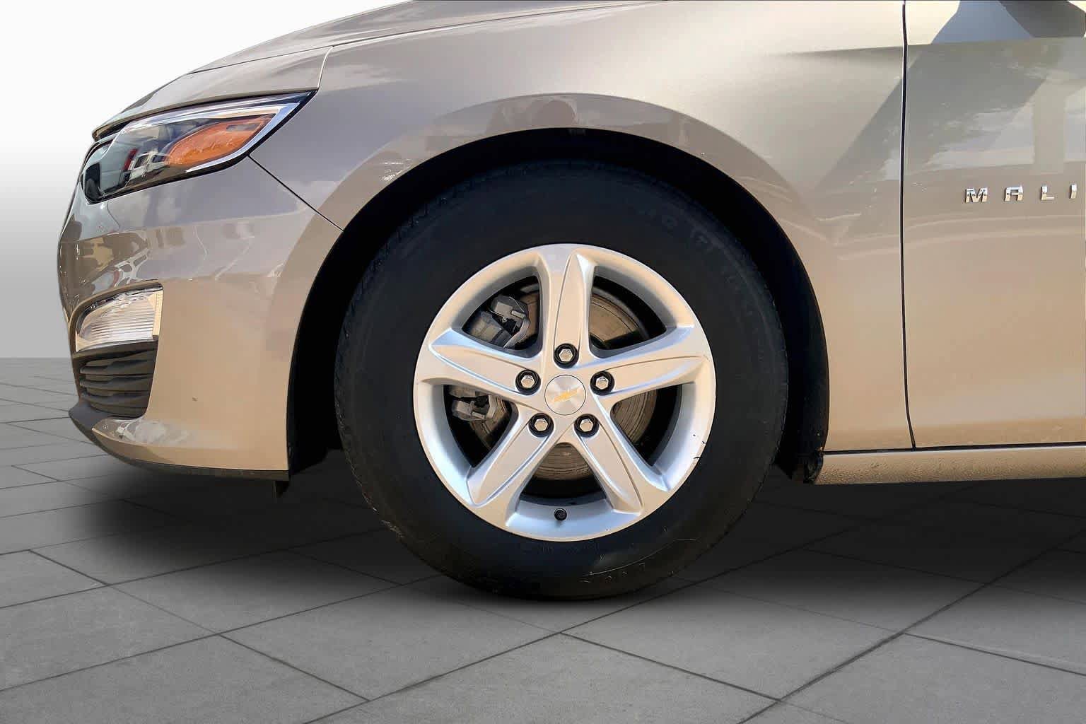 Used 2025 Chevrolet Malibu LS FWD image 11