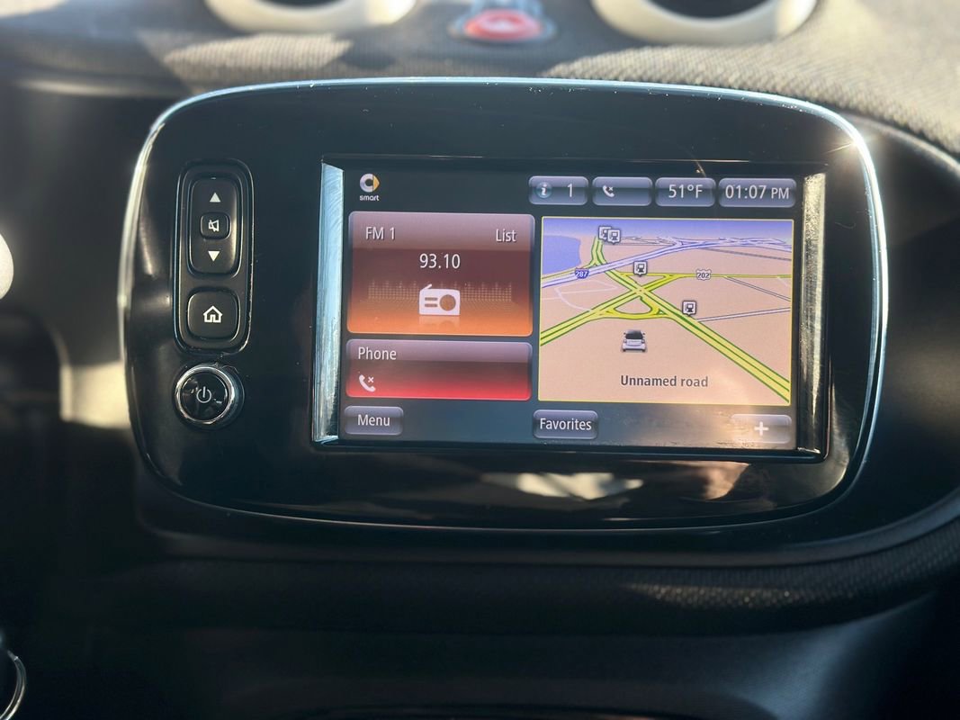 Used 2016 smart fortwo pure image 13