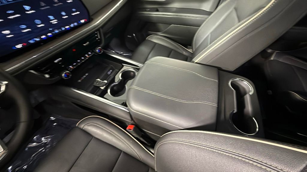 Certified 2025 Chevrolet Suburban Premier image 20