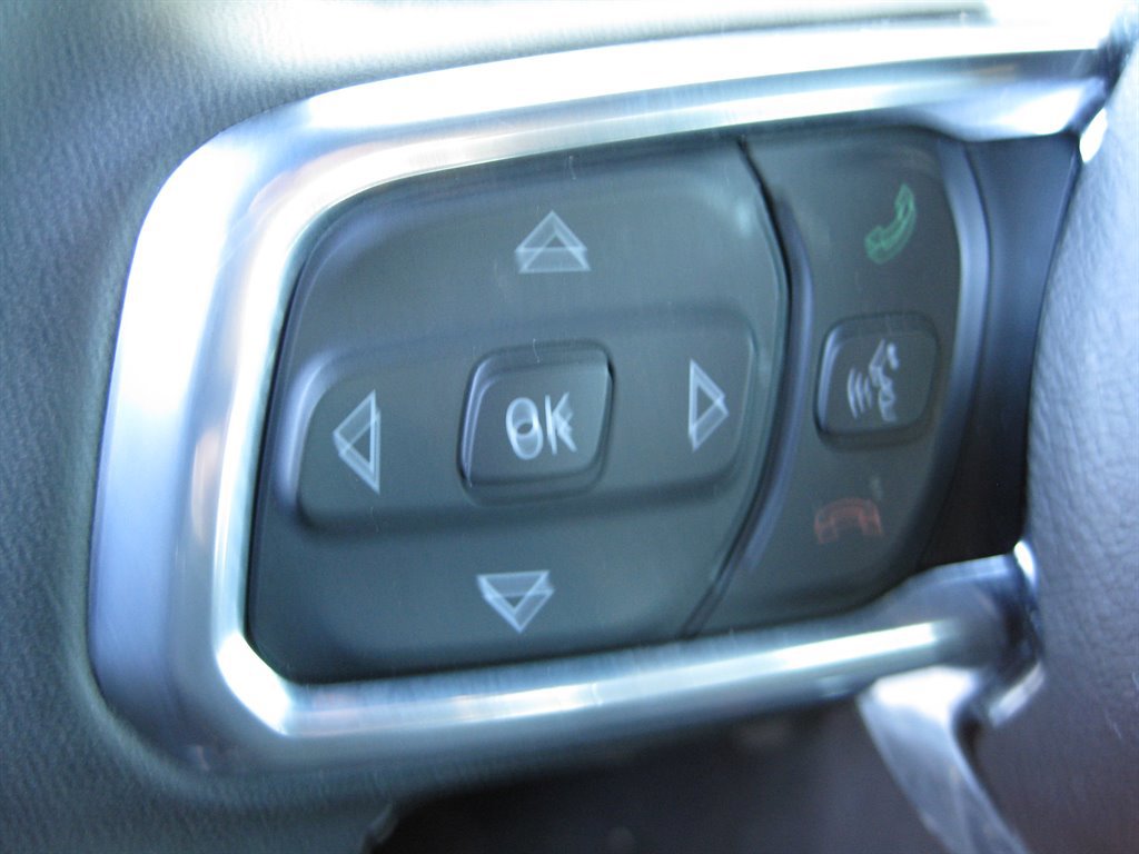 Used 2025 Jeep Wrangler Unlimited Sahara w/ Safety Group image 15