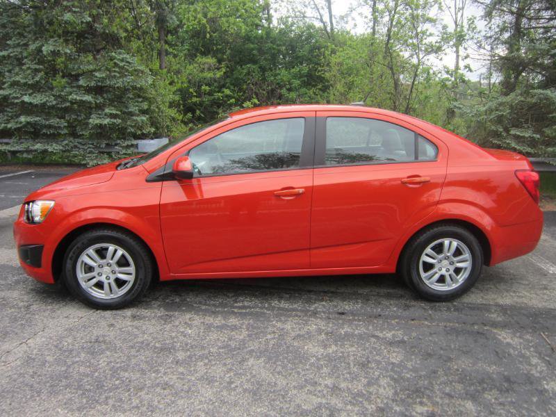 Used 2012 Chevrolet Sonic LS FWD image 2