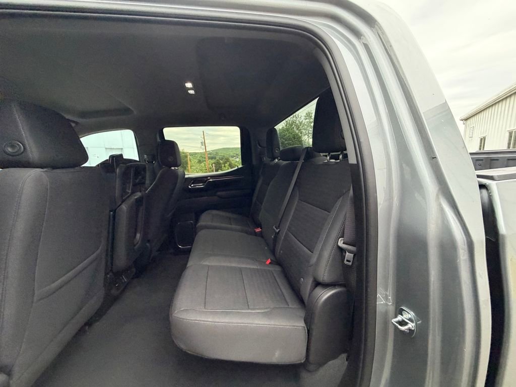Used 2023 Chevrolet Silverado 1500 LT AWD/4WD image 10