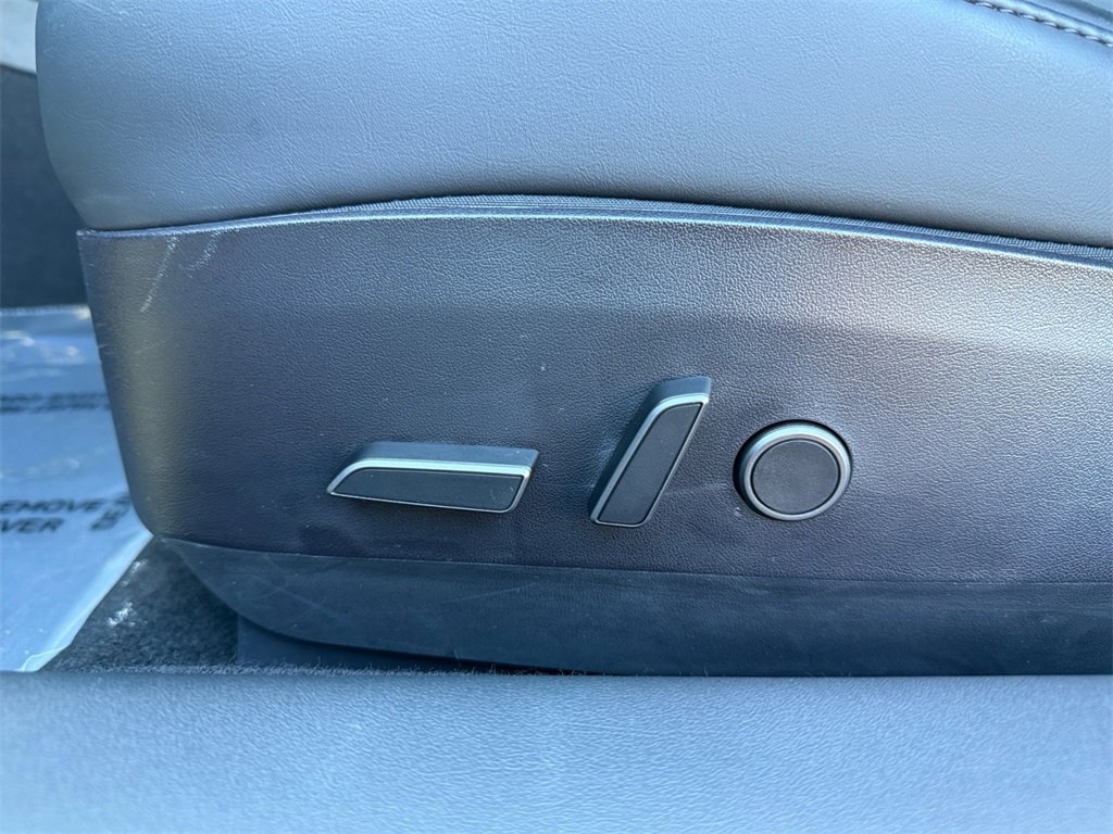 Used 2023 Tesla Model 3 Performance image 33