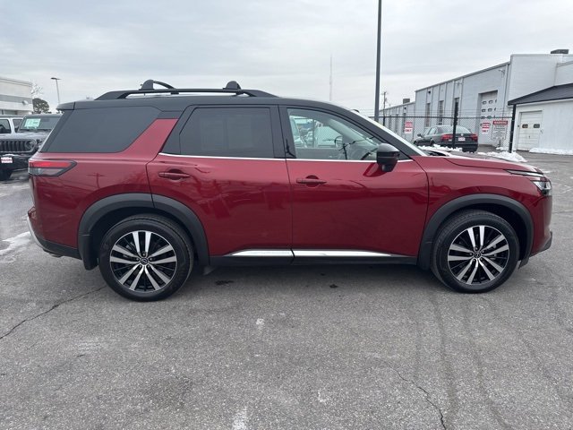 Used 2024 Nissan Pathfinder Platinum w/ Black Appearance Package image 49