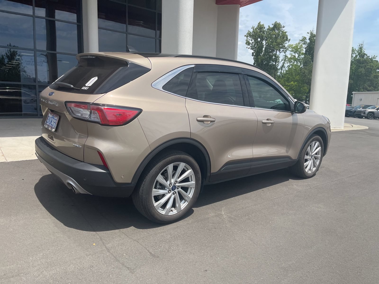 Used 2021 Ford Escape Titanium w/ Titanium Elite Package AWD/4WD image 13