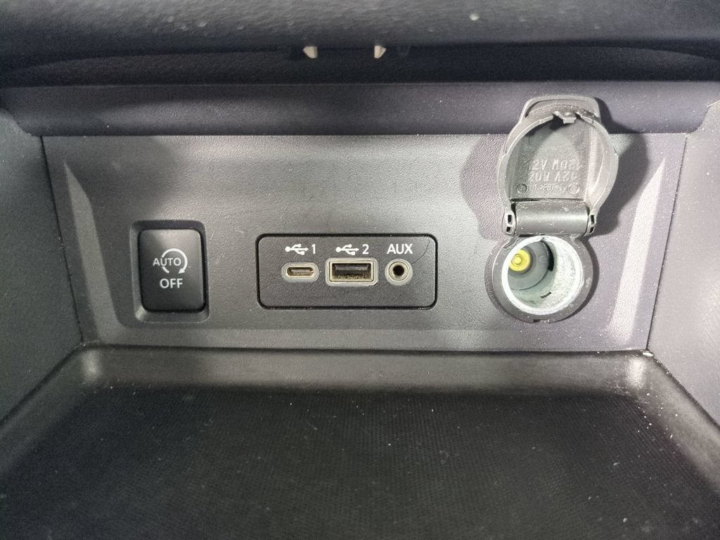Used 2025 Nissan Sentra SV FWD image 24