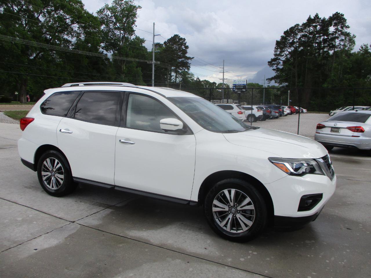 Used 2019 Nissan Pathfinder SL image 5
