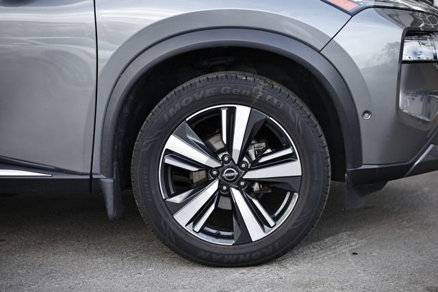 Used 2023 Nissan Rogue SL w/ SL Premium Package image 5