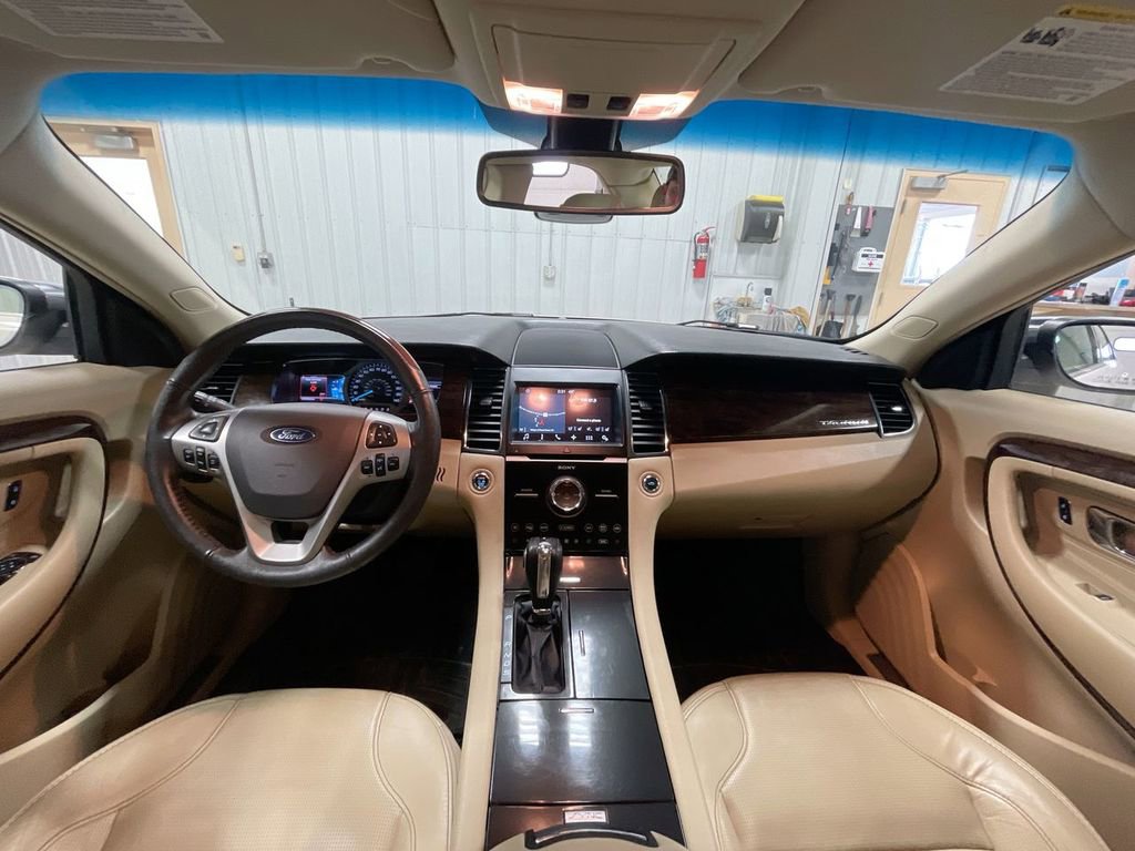 Used 2017 Ford Taurus Limited AWD/4WD image 21