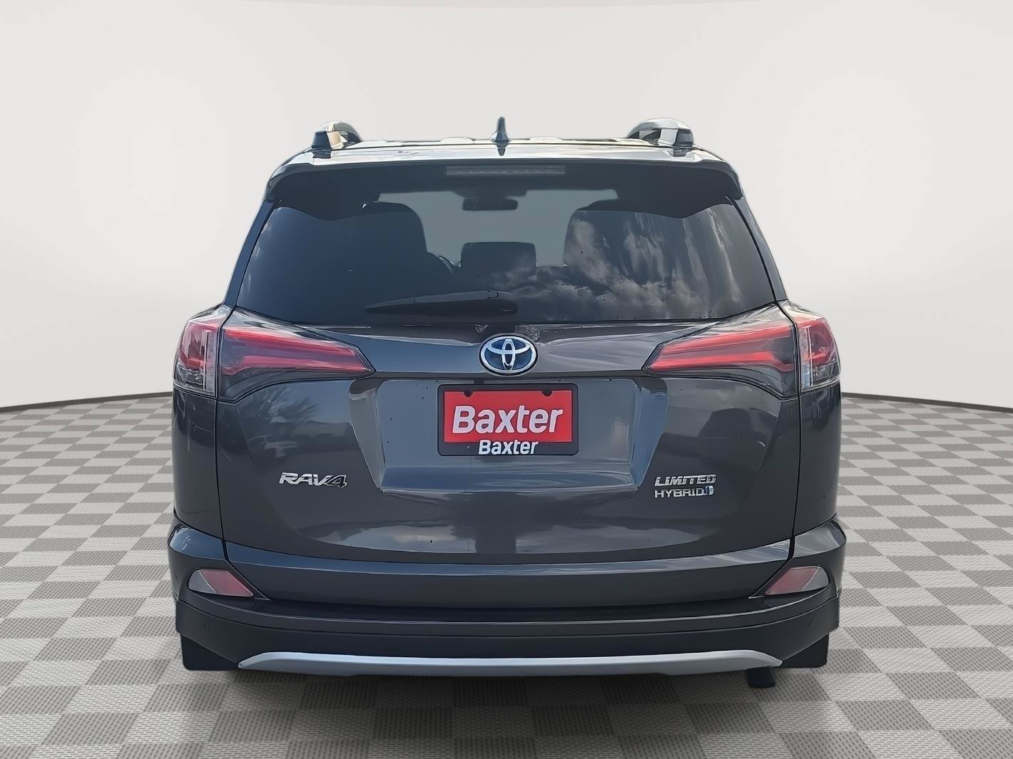Used 2018 Toyota RAV4 Limited AWD/4WD image 6