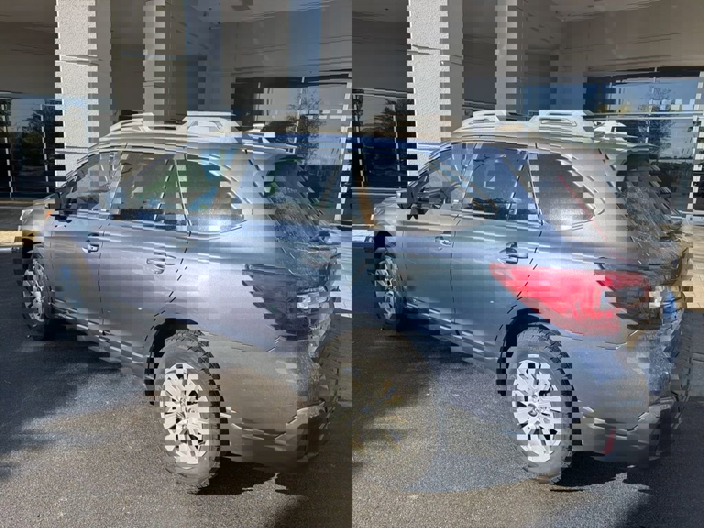 Used 2018 Subaru Outback 2.5i Premium image 4