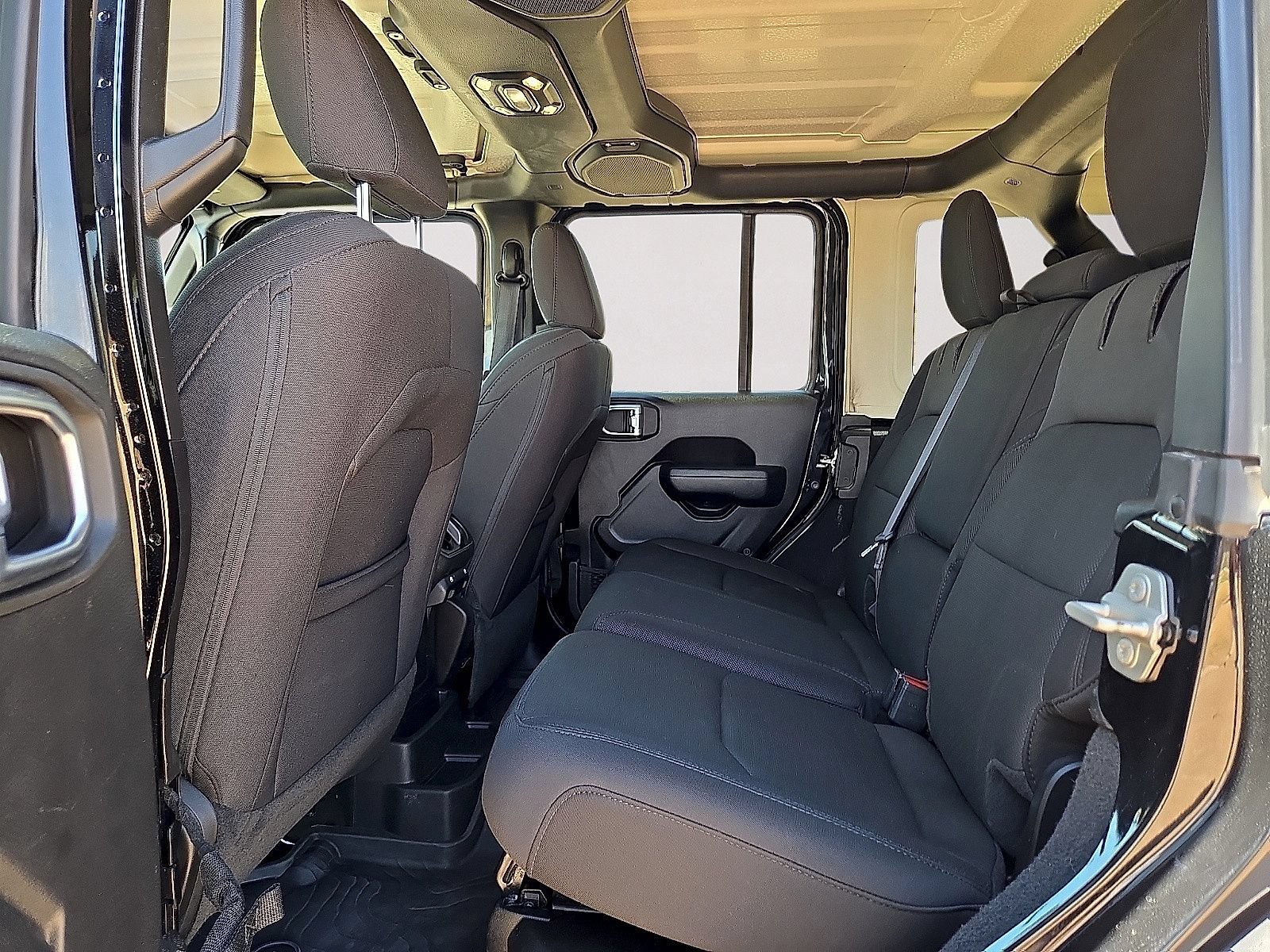 Used 2023 Jeep Wrangler Unlimited AWD/4WD image 16