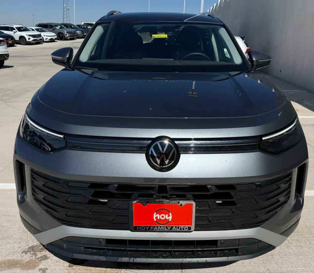 Certified 2025 Volkswagen Tiguan S FWD image 4