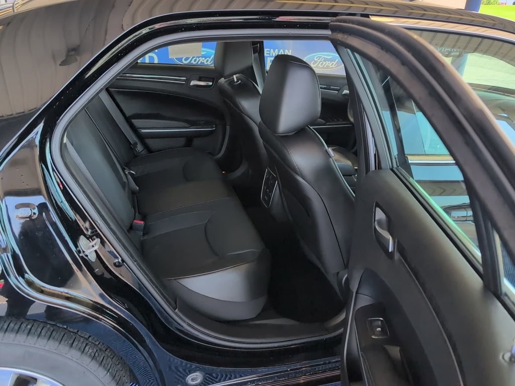 Used 2021 Chrysler 300 Touring L AWD/4WD image 31