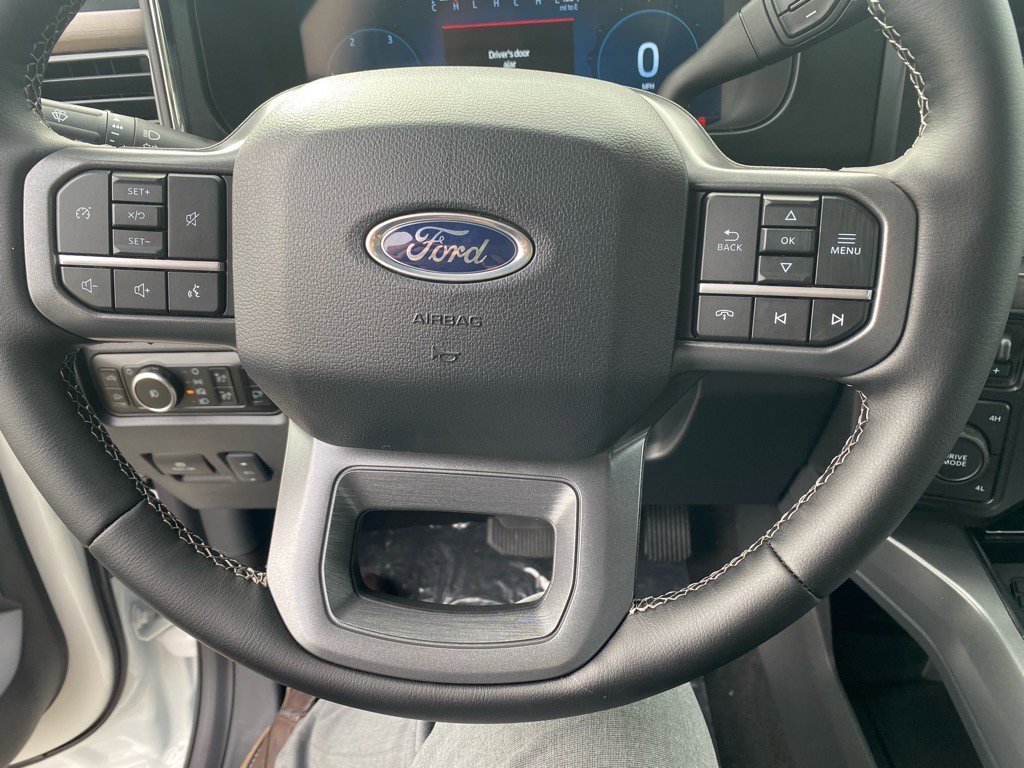 New 2025 Ford F250 Lariat image 29