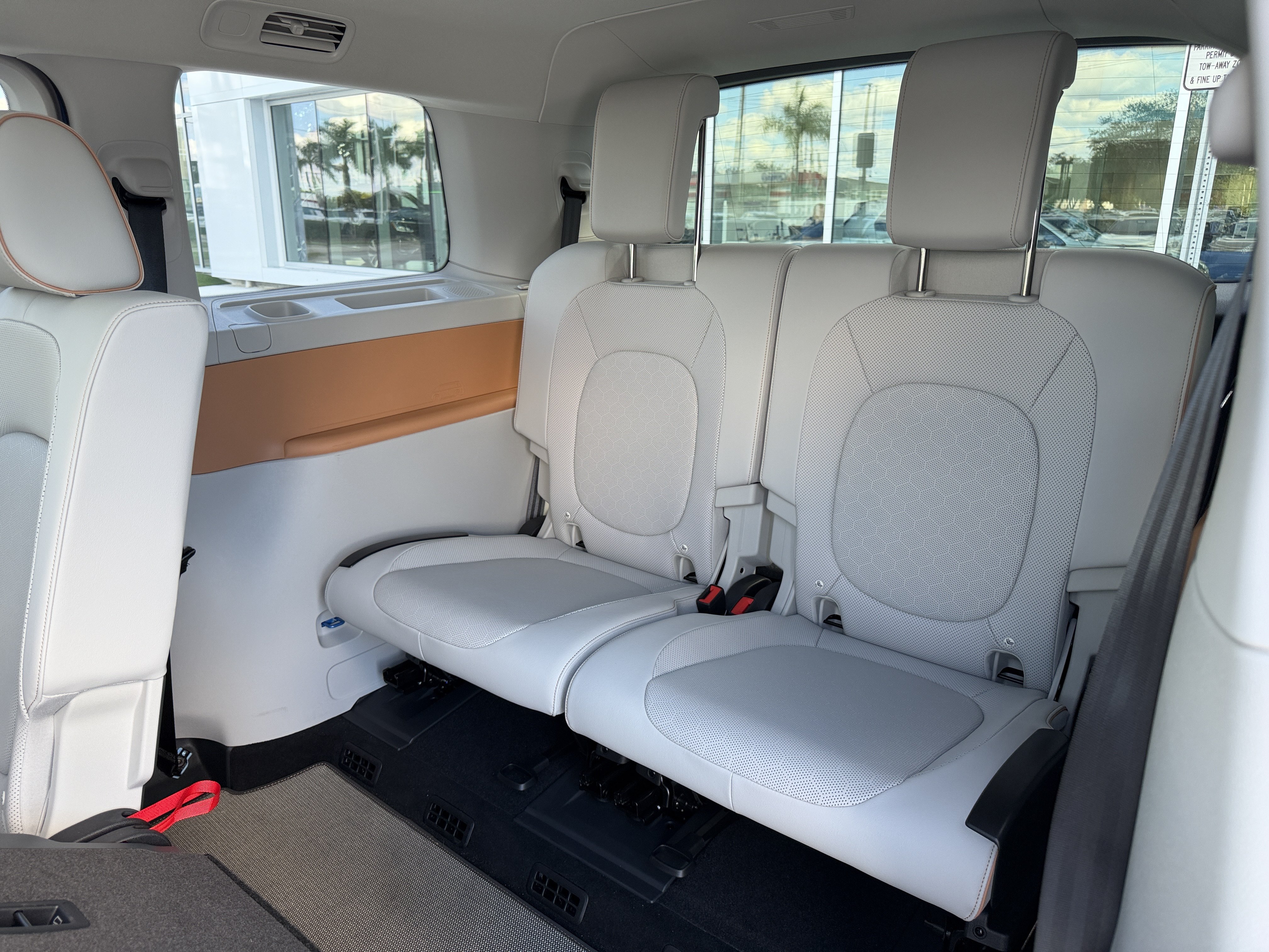 Used 2025 Volkswagen ID. Buzz 1st Edition RWD image 20