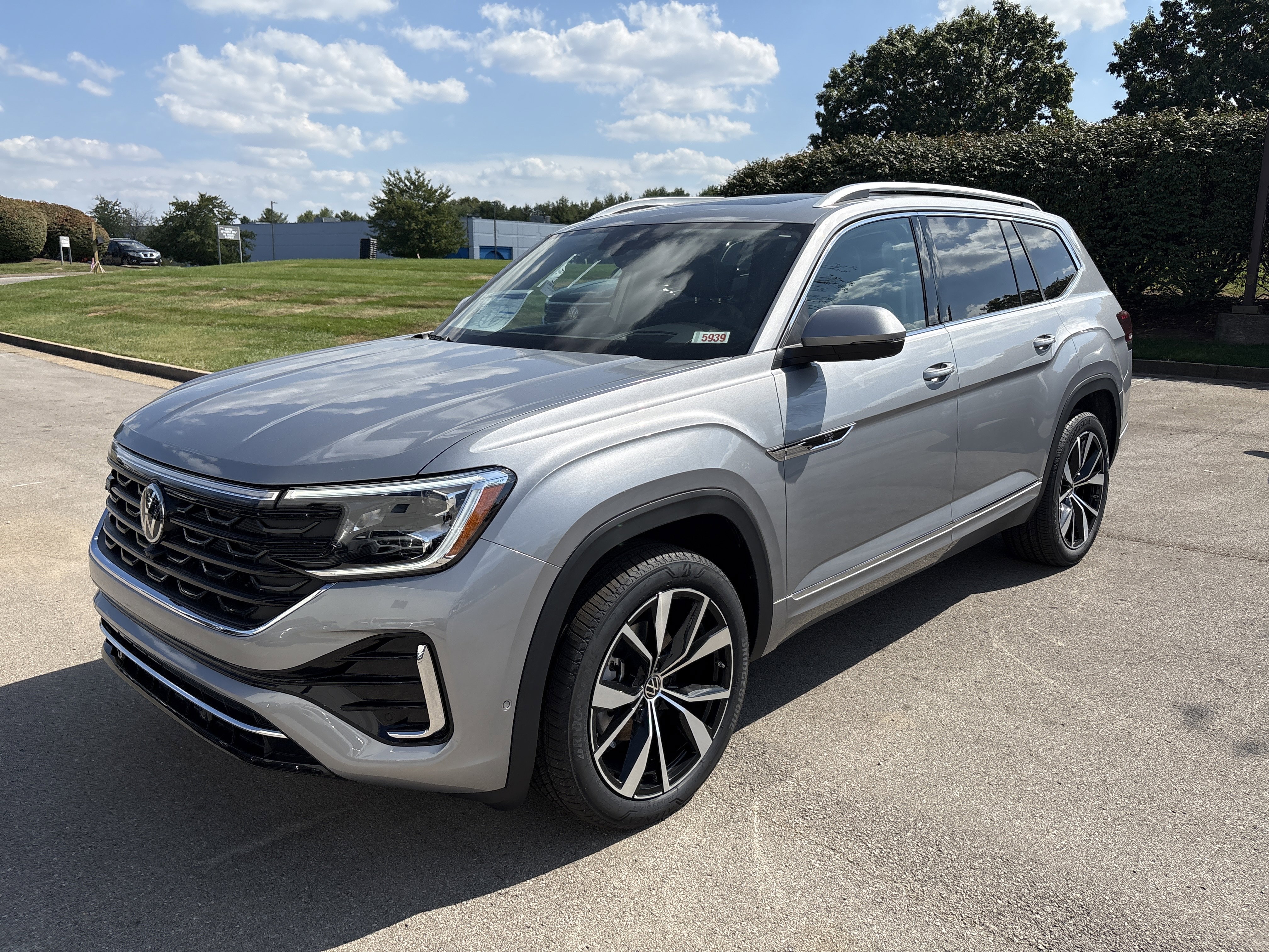 New 2026 Volkswagen Atlas SEL Premium R-Line image 4