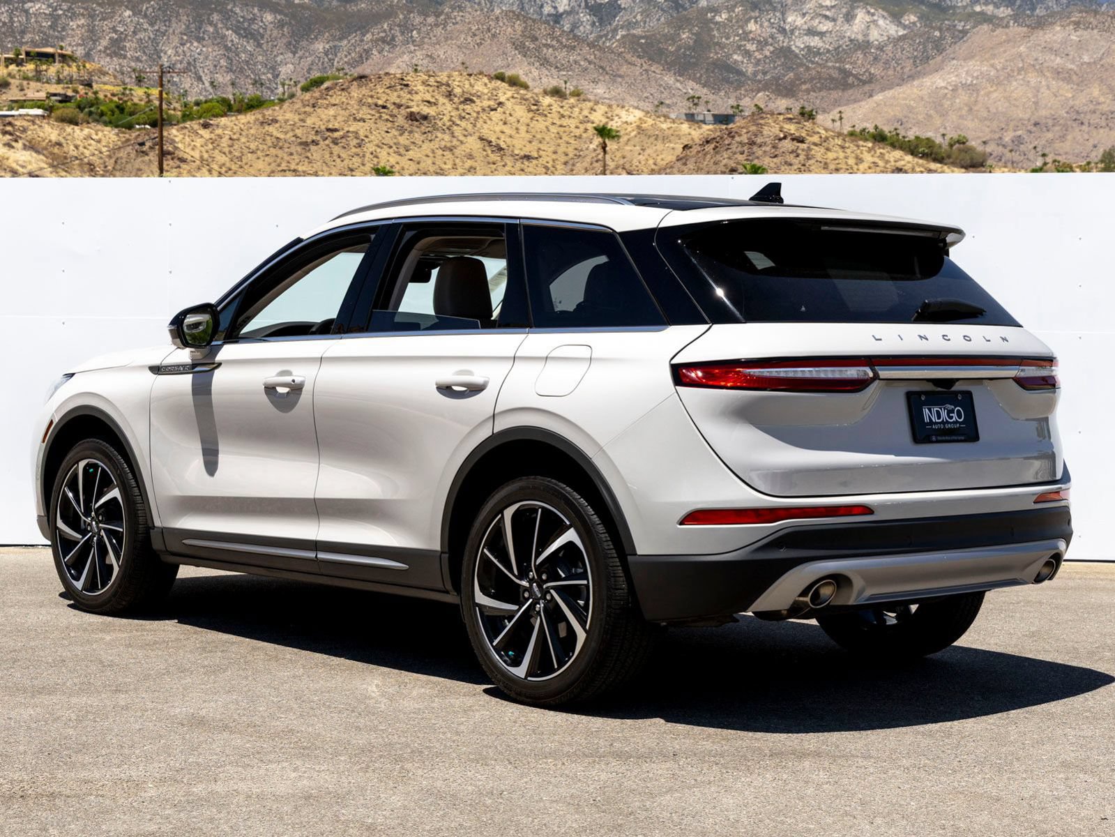 Used 2023 Lincoln Corsair Reserve w/ Equipment Group 201A FWD image 4