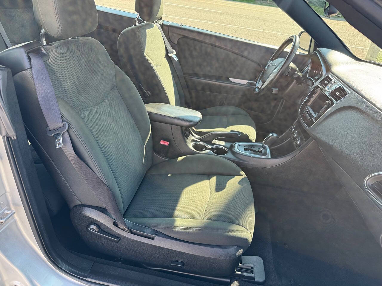 Used 2012 Chrysler 200 Touring FWD image 16