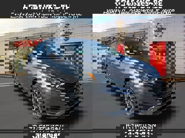 New 2025 Nissan Versa SV w/ Trunk Package image 1