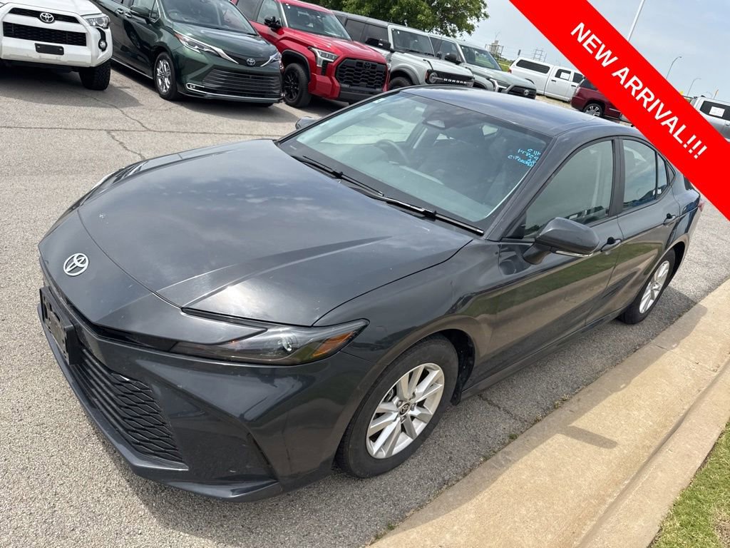 Used 2025 Toyota Camry LE FWD image 3