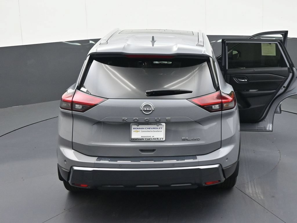 Used 2025 Nissan Rogue SL w/ SL Premium Package AWD/4WD image 43