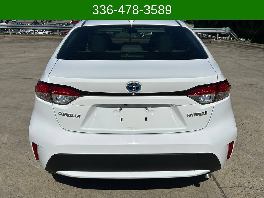 Used 2022 Toyota Corolla LE FWD image 4