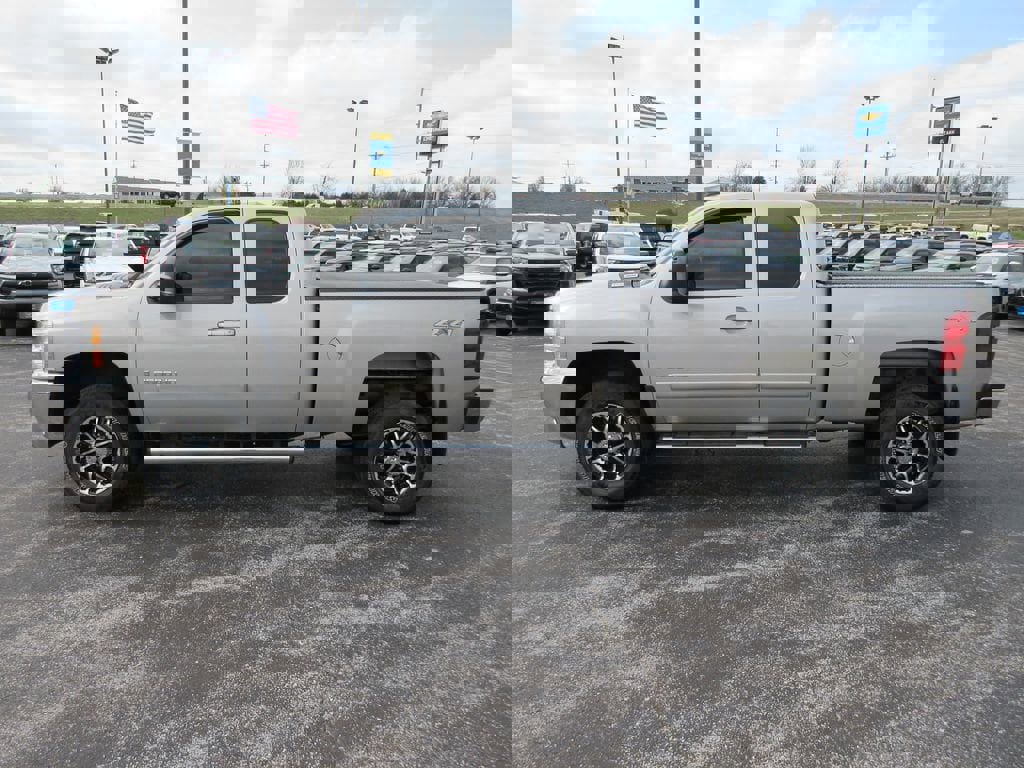 Used 2008 Chevrolet Silverado 2500 LTZ w/ Safety Package image 2