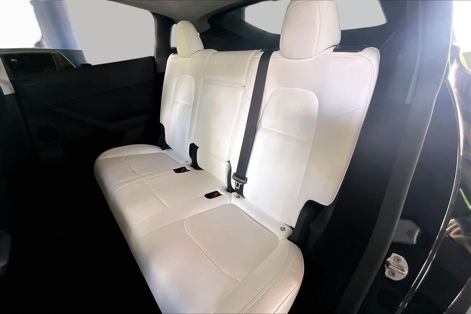 Used 2023 Tesla Model Y AWD image 17
