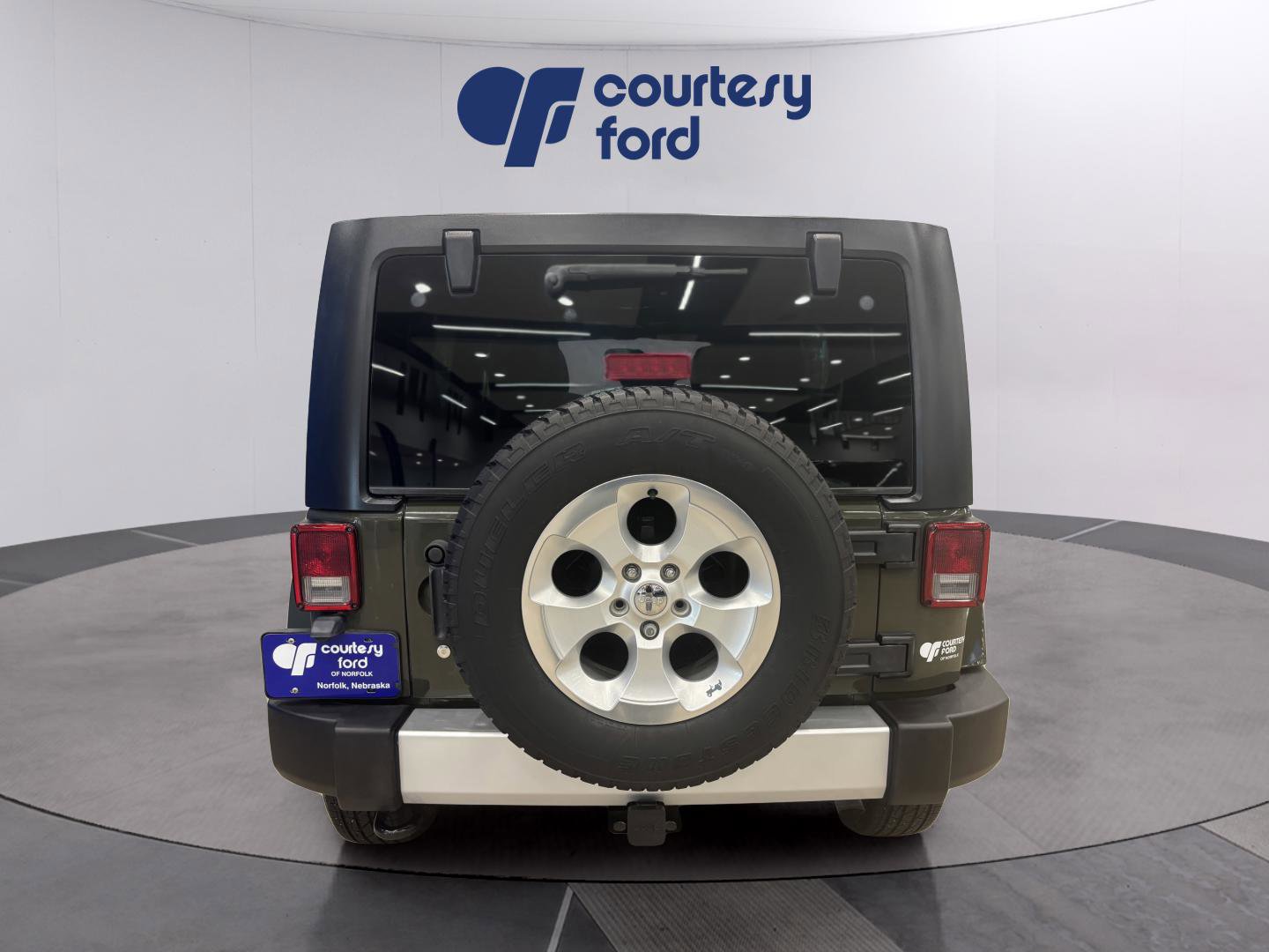 Used 2015 Jeep Wrangler Unlimited Sahara w/ Connectivity Group image 6