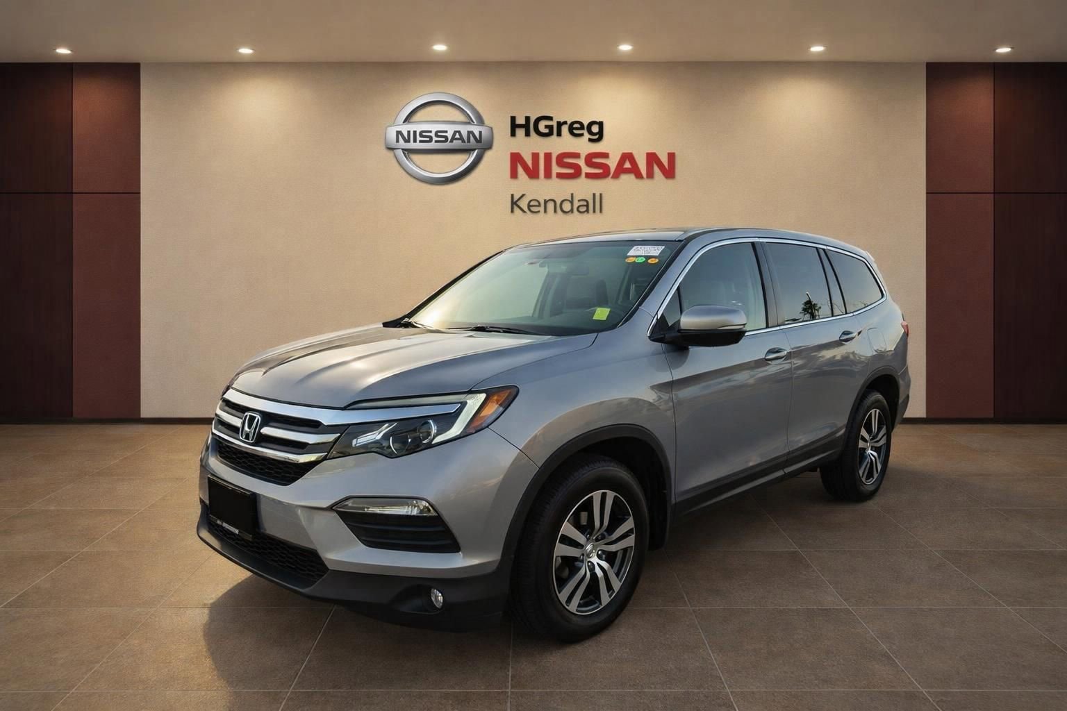 Used 2018 Honda Pilot EX image 2