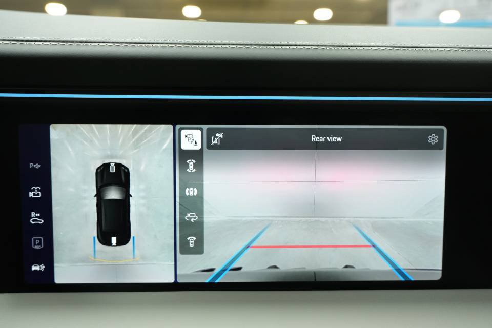 New 2026 Porsche Macan 4 Electric AWD/4WD image 21