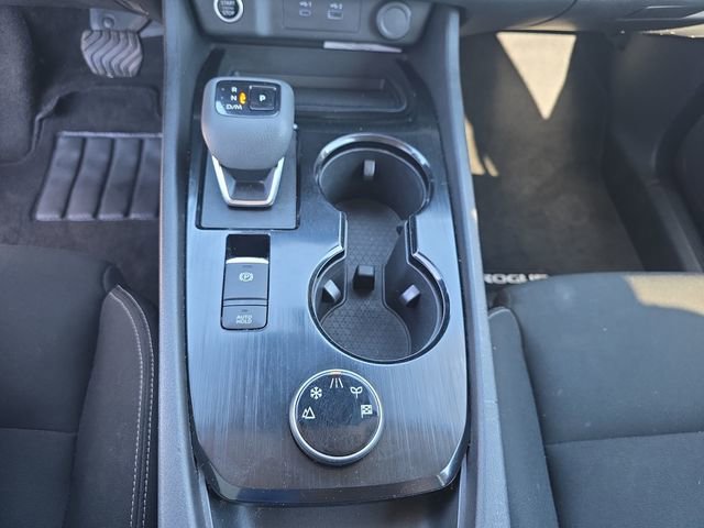 Used 2023 Nissan Rogue S AWD/4WD image 25