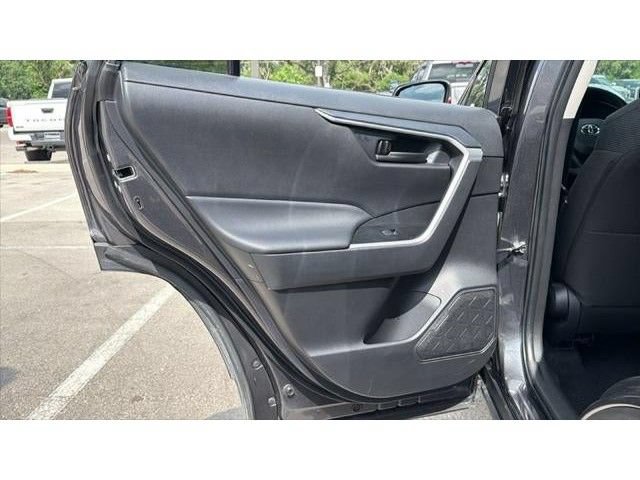 Certified 2025 Toyota RAV4 LE AWD/4WD image 33