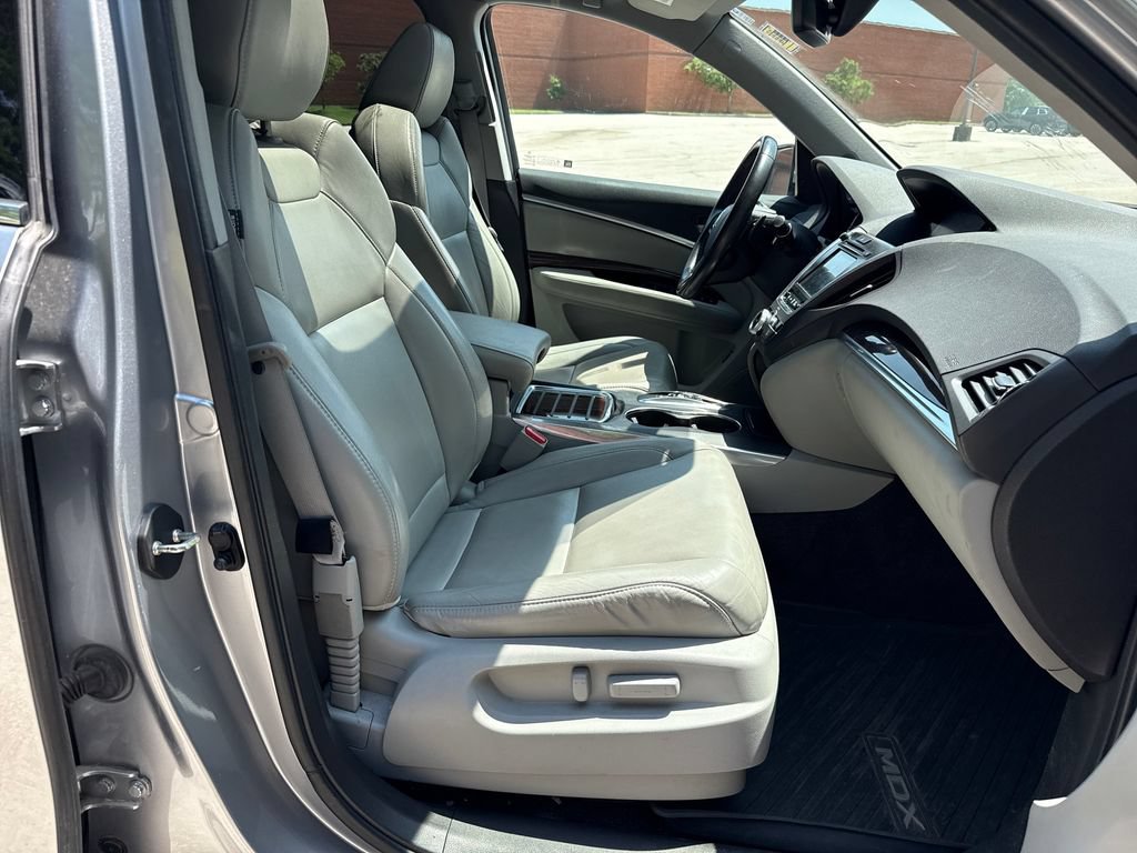 Used 2017 Acura MDX w/ Technology Package AWD/4WD image 26