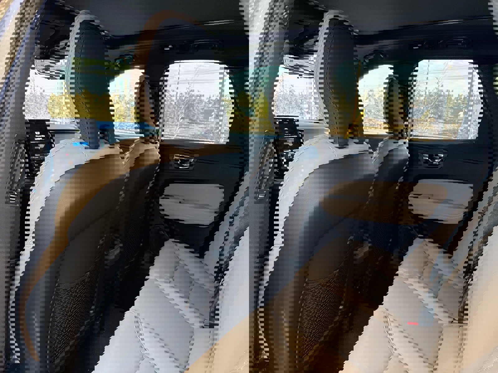 New 2026 Volvo XC60 B5 Plus w/ Protection Package Premier image 10