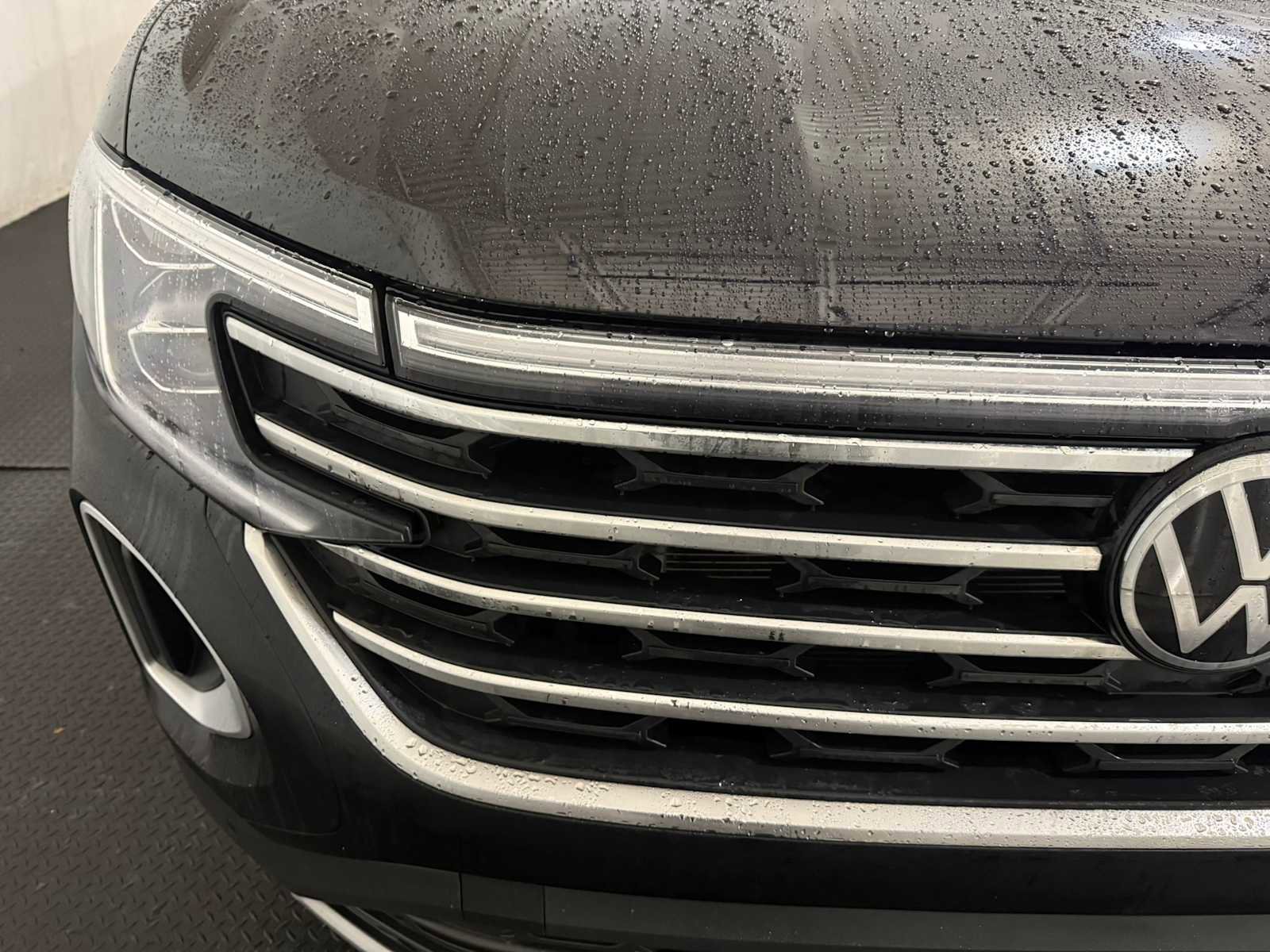 Certified 2025 Volkswagen Atlas SE image 4