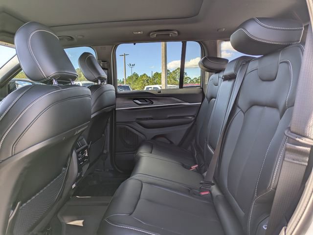 New 2025 Jeep Grand Cherokee Limited w/ Luxury Tech Group II image 35