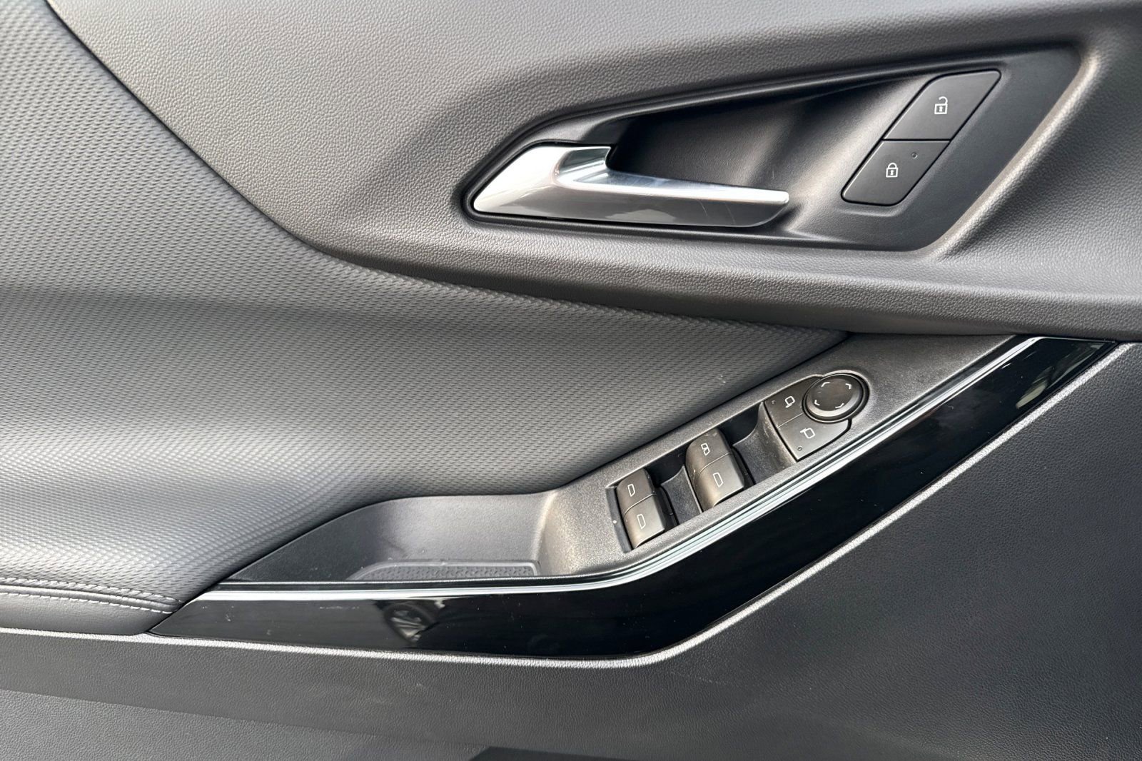 New 2026 Chevrolet Equinox LT image 10