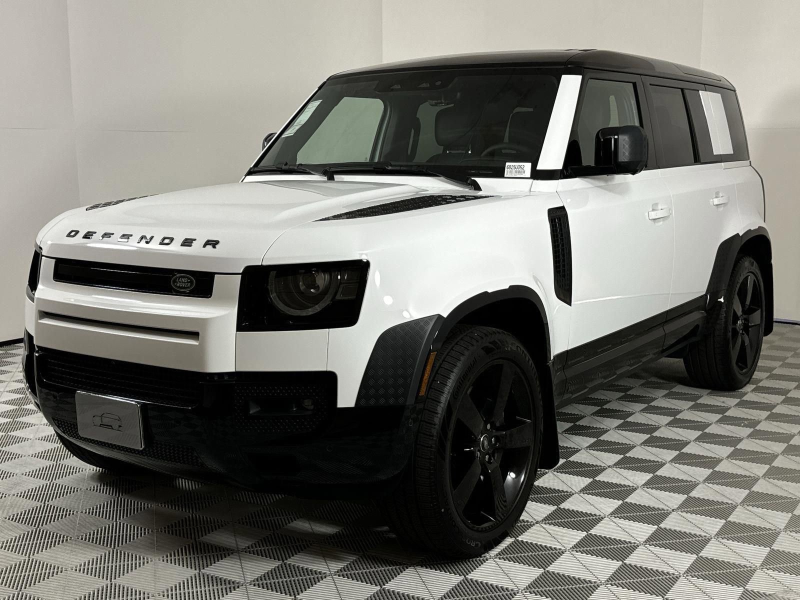 Used 2025 Land Rover Defender 110 X-Dynamic SE image 1