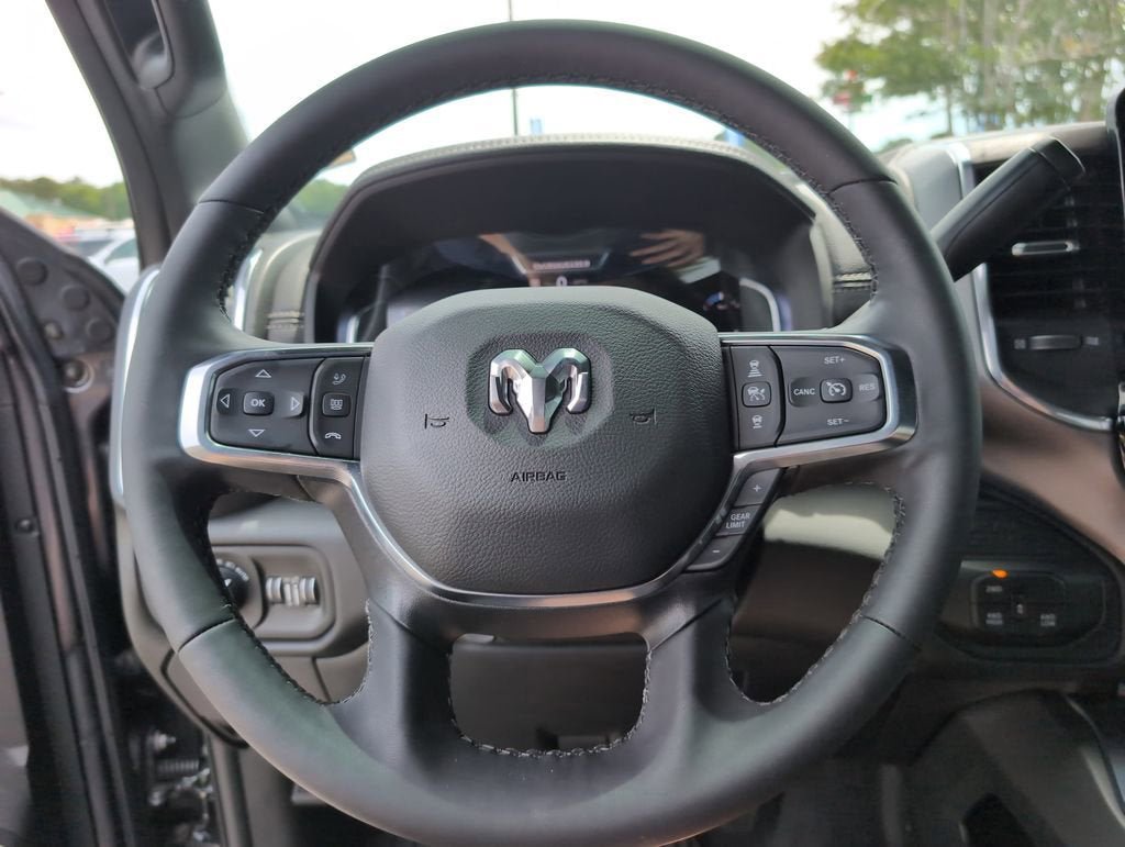 Used 2025 RAM 2500 Laramie AWD/4WD image 26