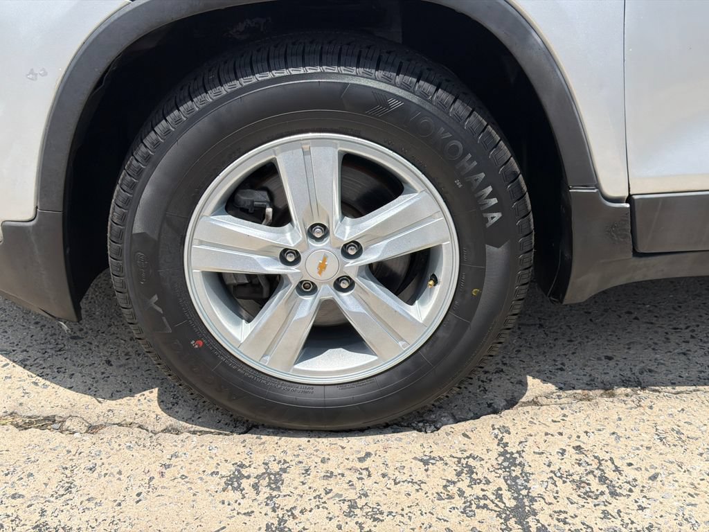 Used 2020 Chevrolet Trax LT w/ LT Convenience Package FWD image 13