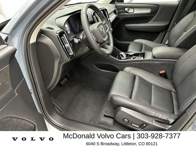 Certified 2023 Volvo XC40 B5 Ultimate w/ Protection Package Premier image 11